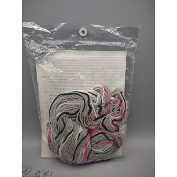 Vintage Sealed 1992 Needlecraft Ala Mode Christmas Mice Baskets Canvas Craft Kit - Picture 4 of 16